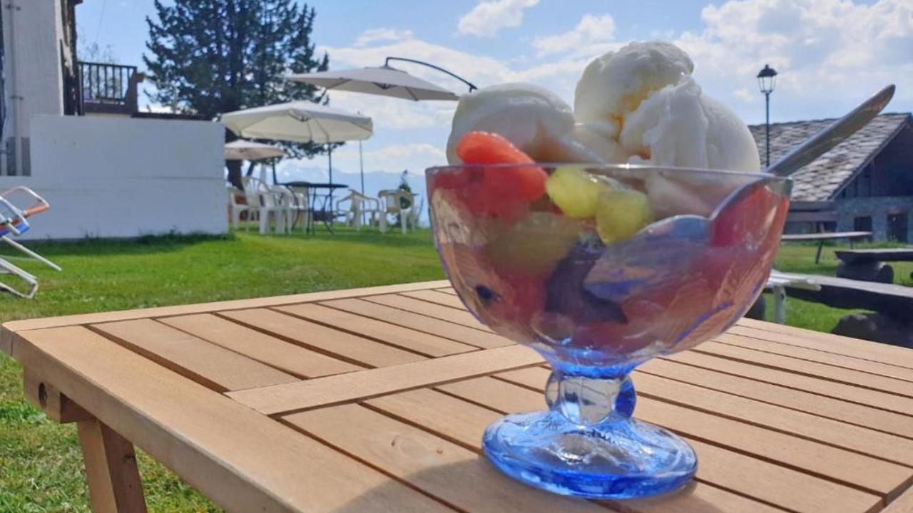 Locanda Ristorante Bar Del Lago Chamois Eksteriør bilde